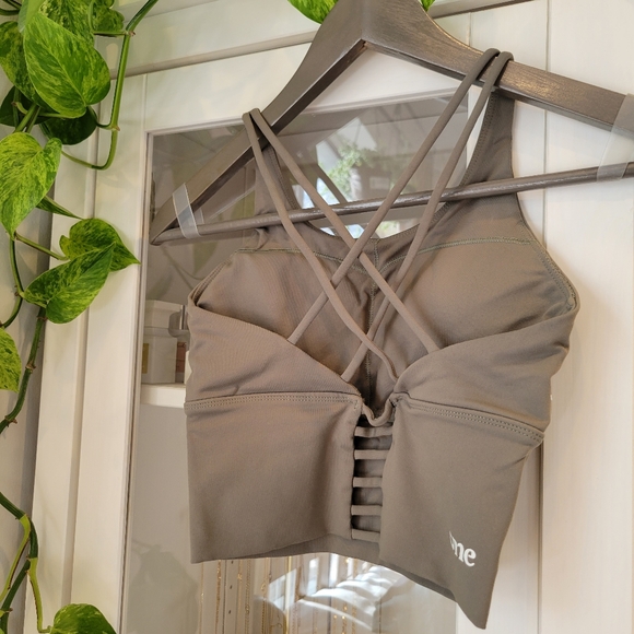 Cropped bra tank - Picture 2 of 5